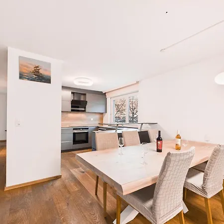 アパート Briger Direkt In Der Stadt ブリーク