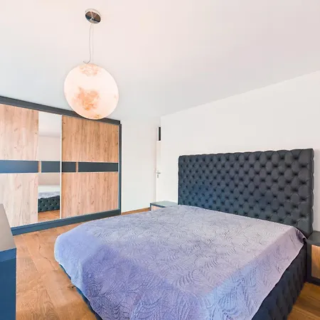 アパート Briger Direkt In Der Stadt ブリーク